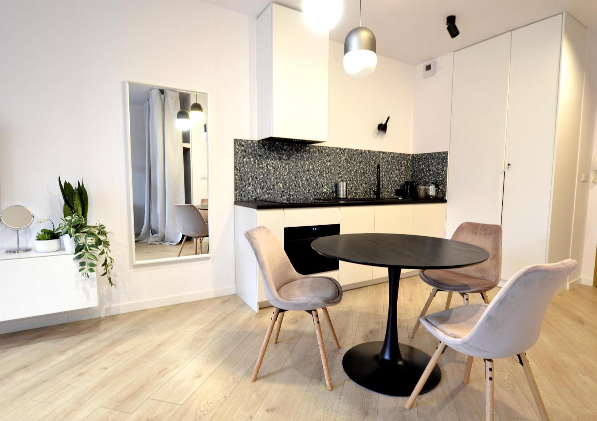 Private Parking, Secure Building - Central Apartments Old Town & Main Station 그단스크 외부 사진